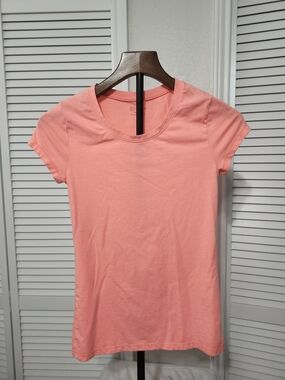 No Boundaries Coral Pink Scoop Neck Short Sleeve Tee